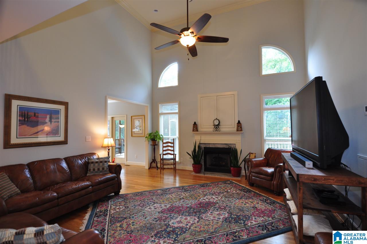 229 Lake Forest Way Alabaster, AL 35114 - Photo 3 of 45