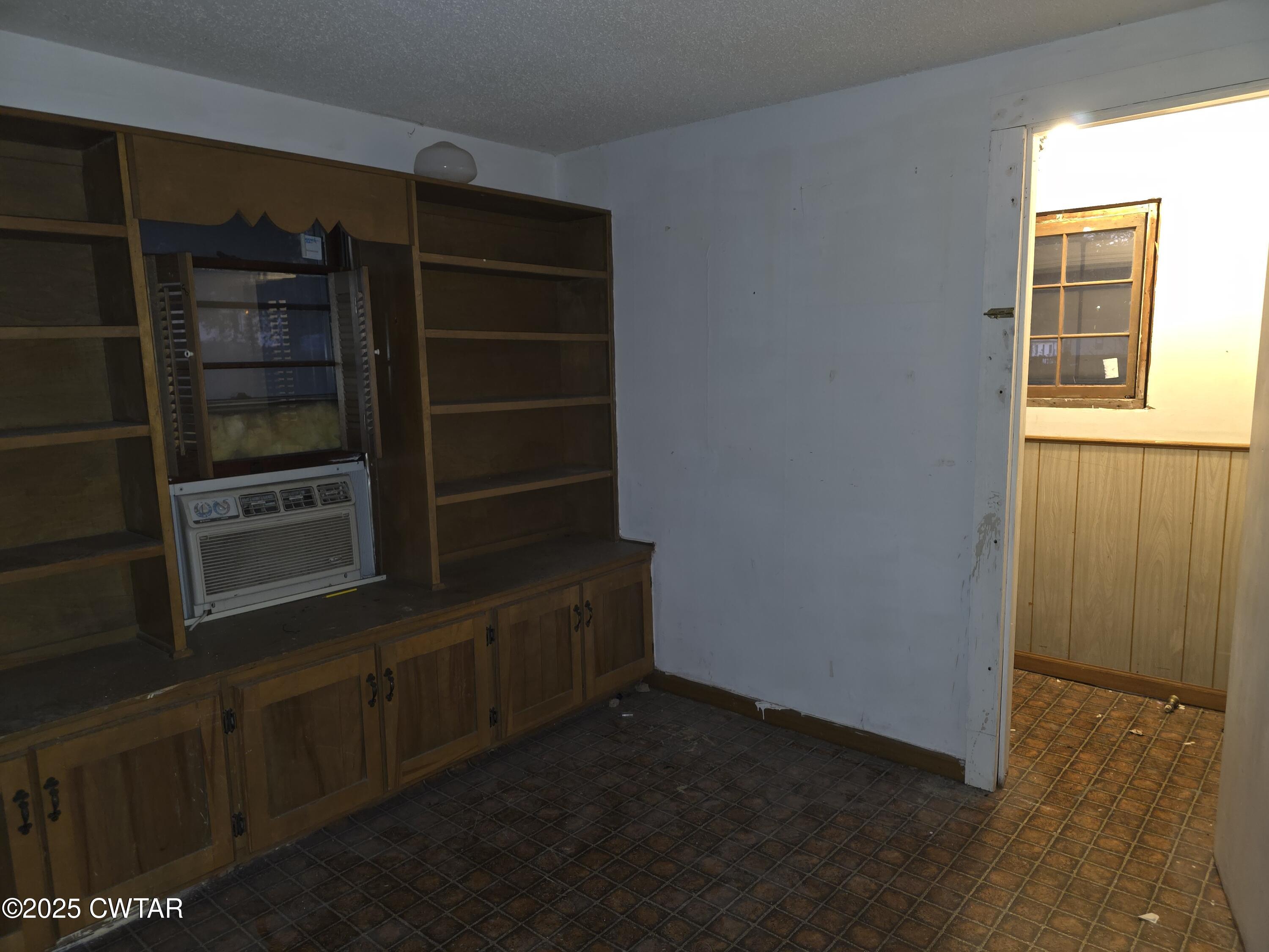 299 East Walnut Street Dyer, TN 38330 - Photo 34 of 41 a view of walk in closet