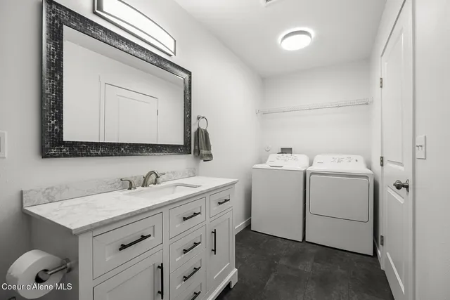 $325,000 | 140 Railroad Avenue, Unit 4, Kellogg, ID 83837