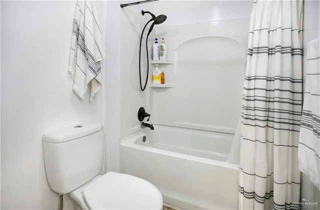 $292,000 | 1301 East Pecan Avenue, Pharr, TX 78577