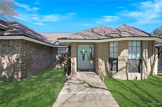 $292,000 | 1301 East Pecan Avenue, Pharr, TX 78577