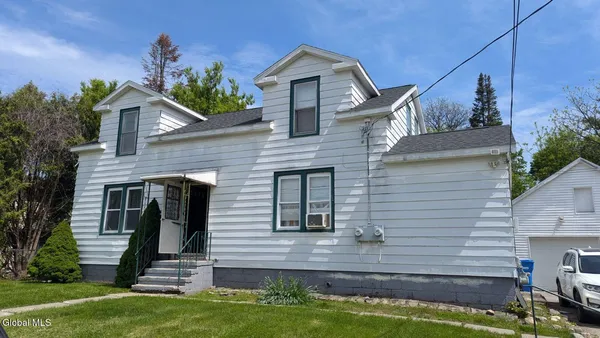 $1,595 | 63 Wellington Avenue, Unit 2, Albany, NY 12203