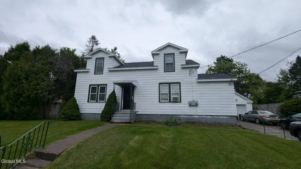 $1,595 | 63 Wellington Avenue, Unit 2, Albany, NY 12203