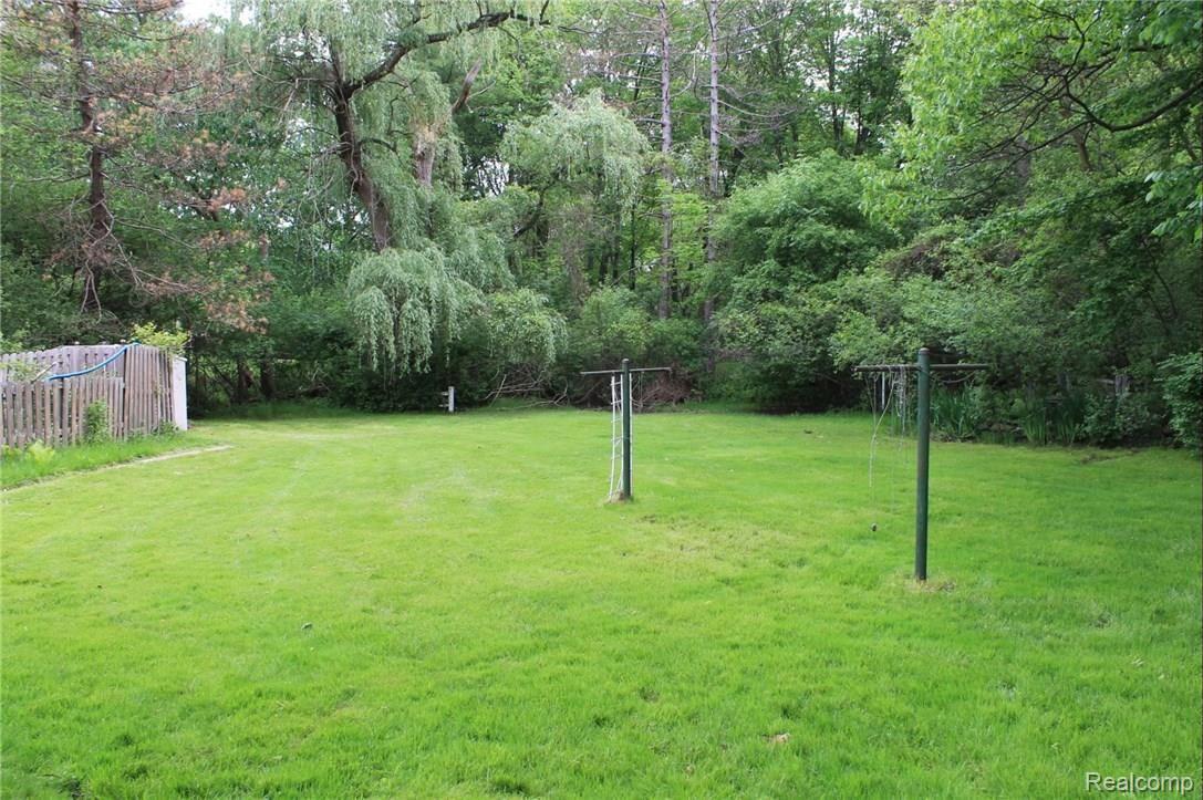 23920 Berg Road Southfield, MI 48033 - Photo 29 of 30 Berg Yard.JPG