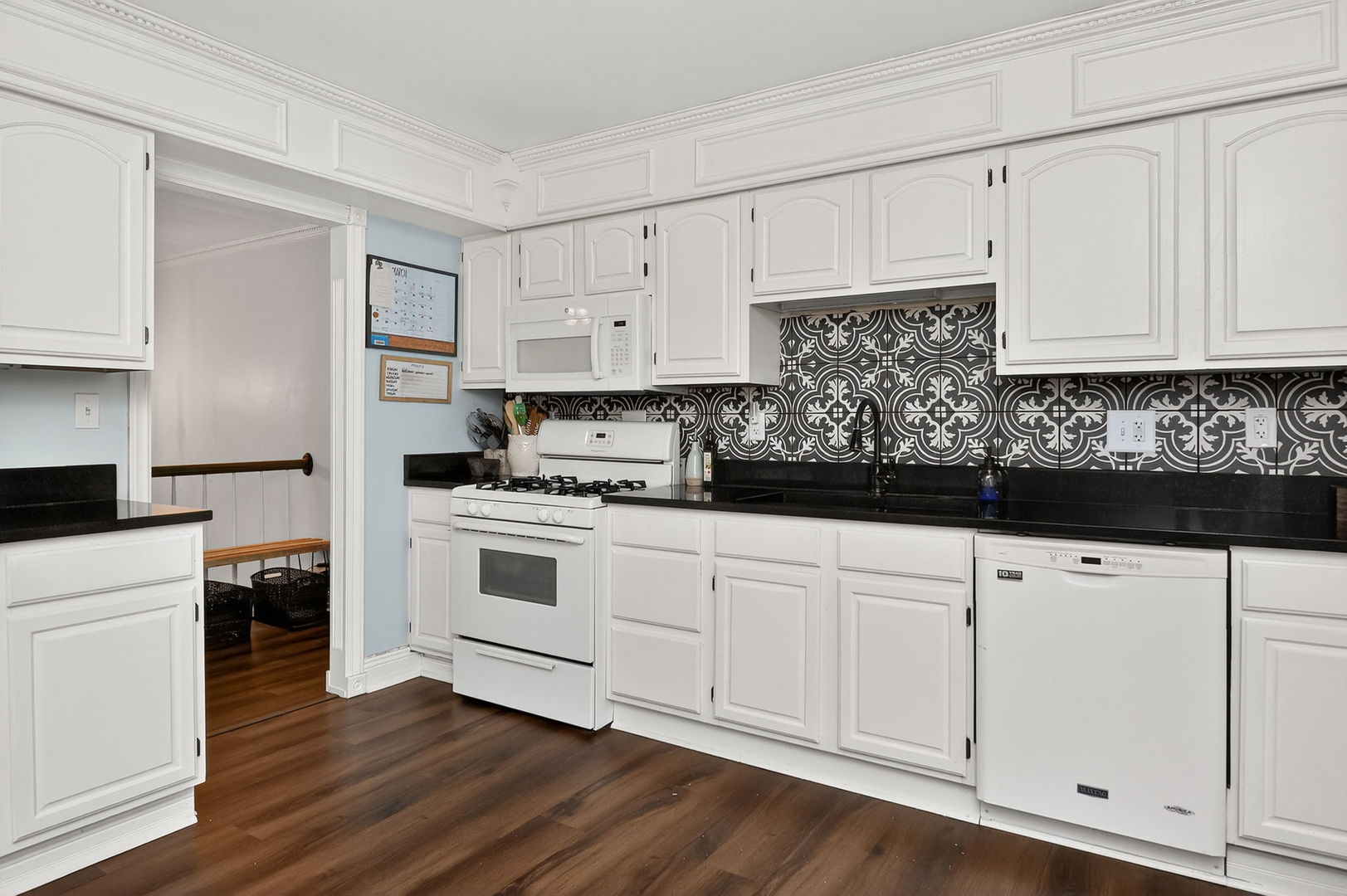 4N170 Wiant Road West Chicago, IL 60185 - Photo 6 of 23