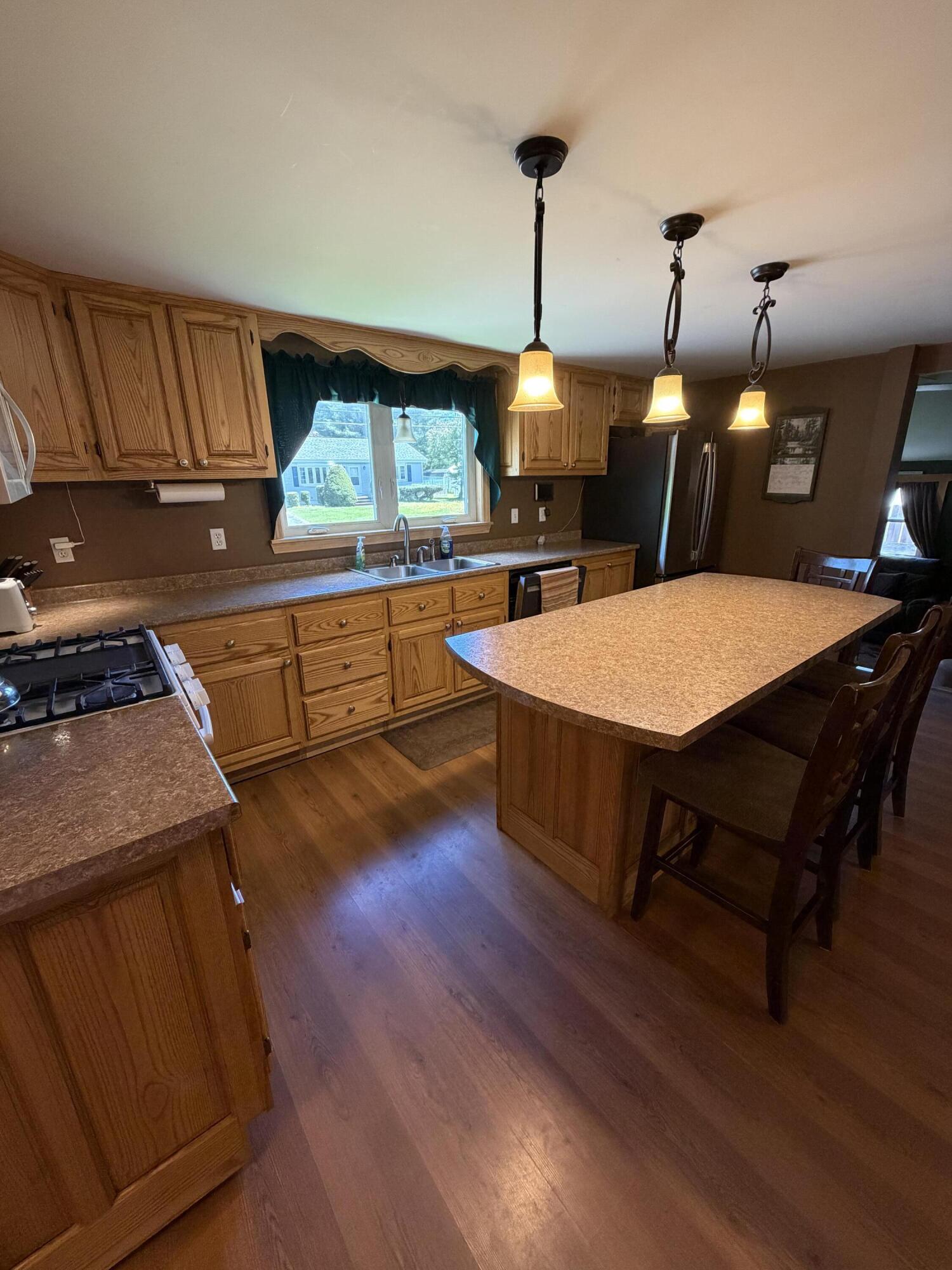 336 Bates Street Millinocket, ME 04462 - Photo 5 of 23 3EE5328F-CF65-47C8-871D-F756895B78B8