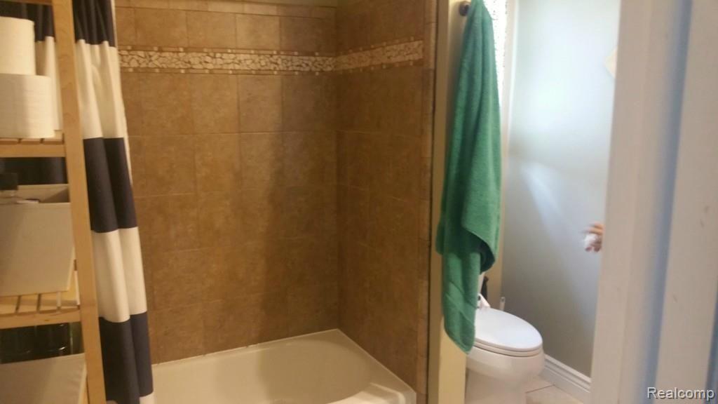 3890 Cone Avenue Rochester, MI 48309 - Photo 17 of 36