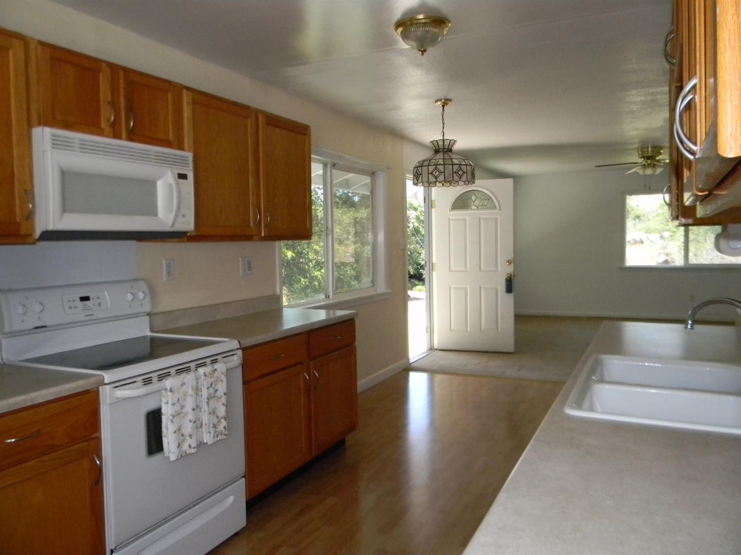 42240 Mynatt Drive Three Rivers, CA 93271 - Photo 14 of 20 Gallery Image 14