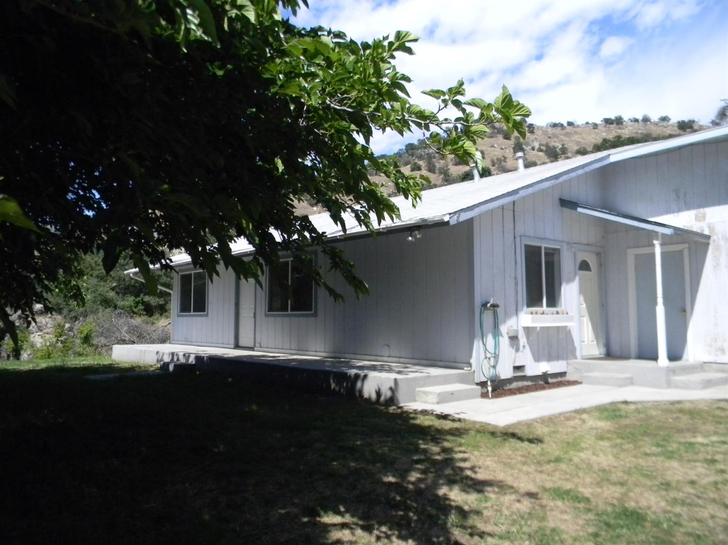 42240 Mynatt Drive Three Rivers, CA 93271 - Photo 3 of 20 Gallery Image 3