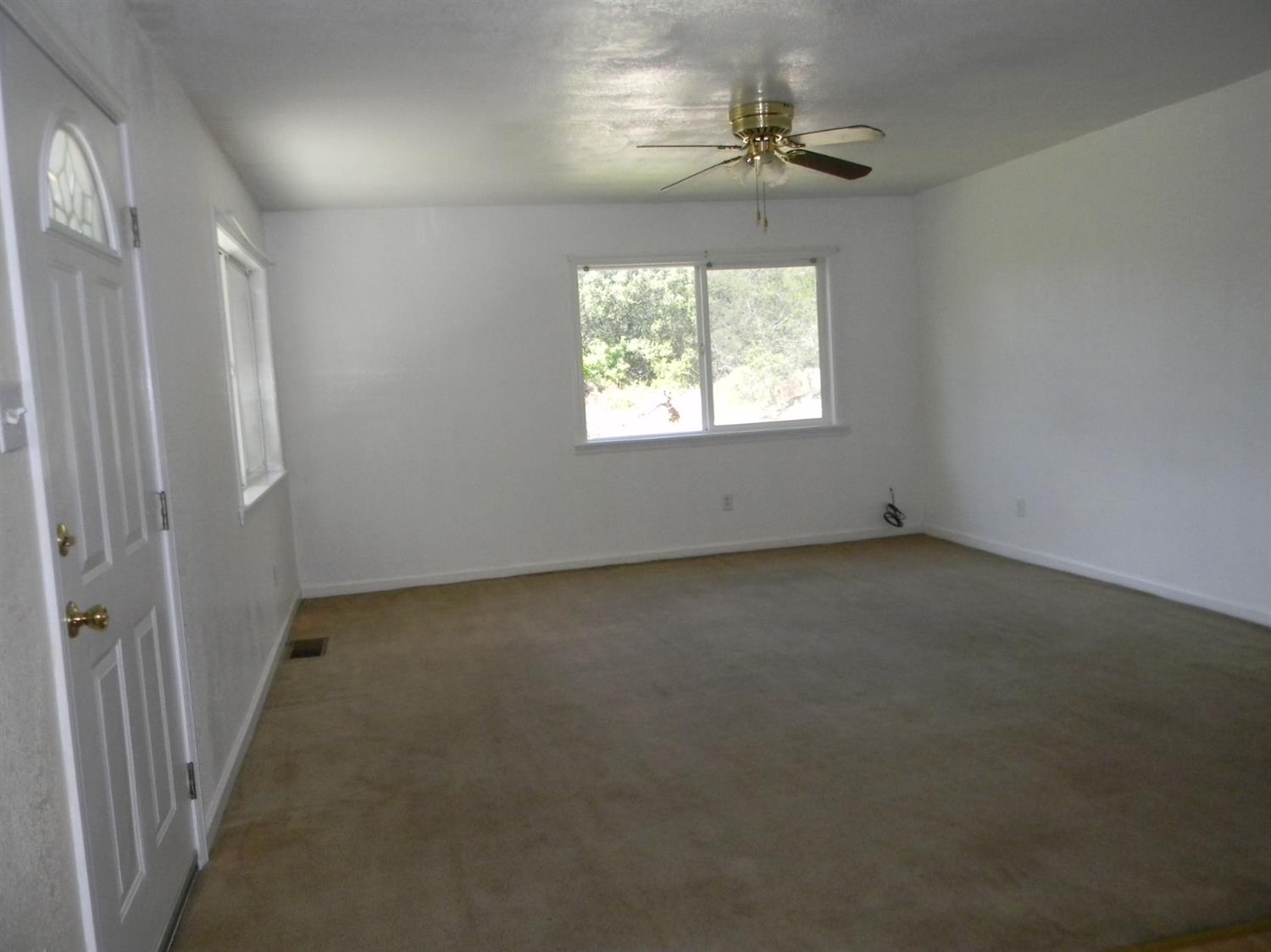 42240 Mynatt Drive Three Rivers, CA 93271 - Photo 10 of 20 Gallery Image 10