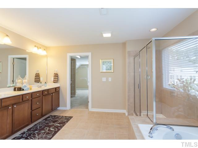 5806 St Agnes Way Raleigh, NC 27612 - Photo 15 of 25 Master Bath/Spa