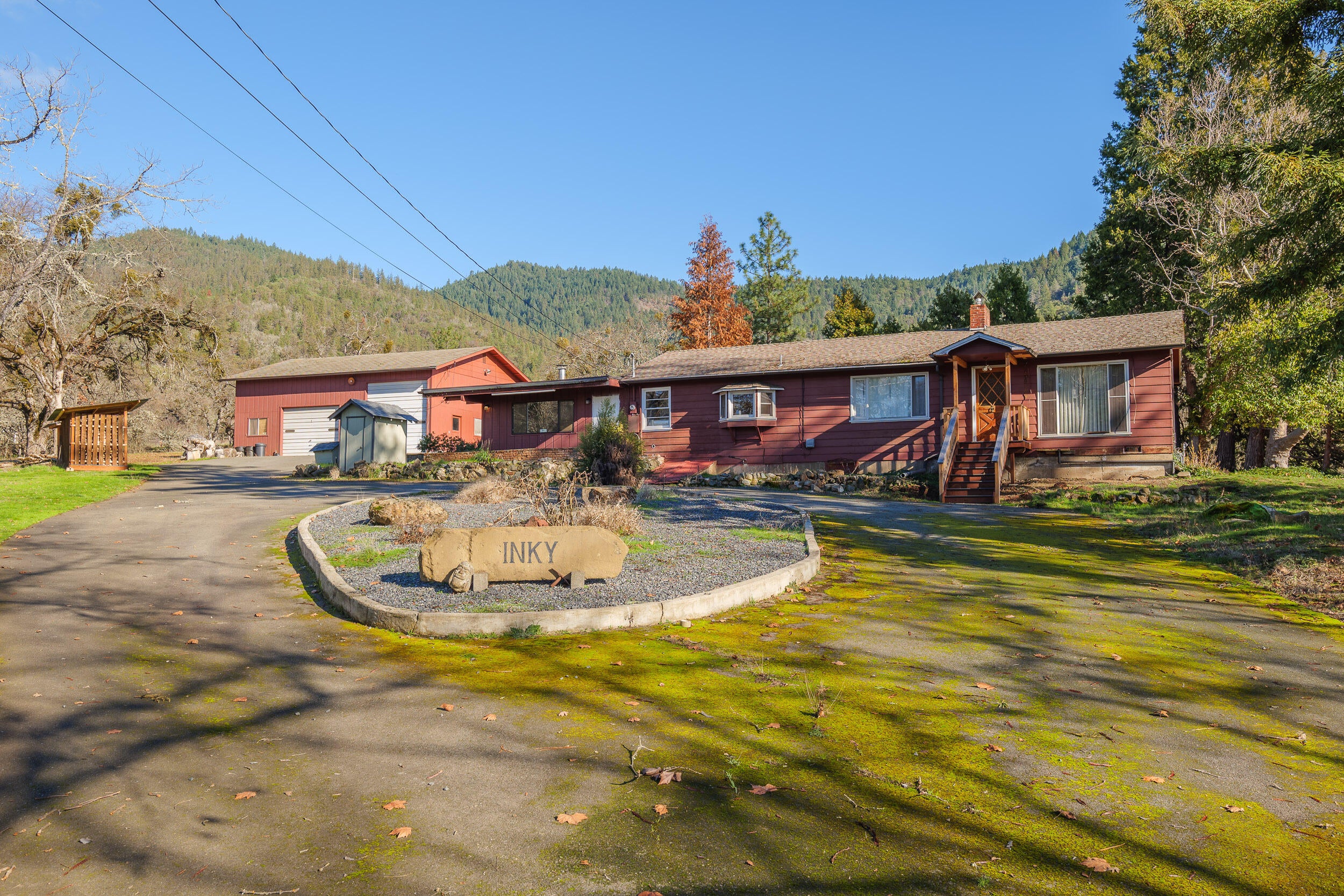2487 Scoville Road Grants Pass, OR 97526 - Photo 7 of 46 7