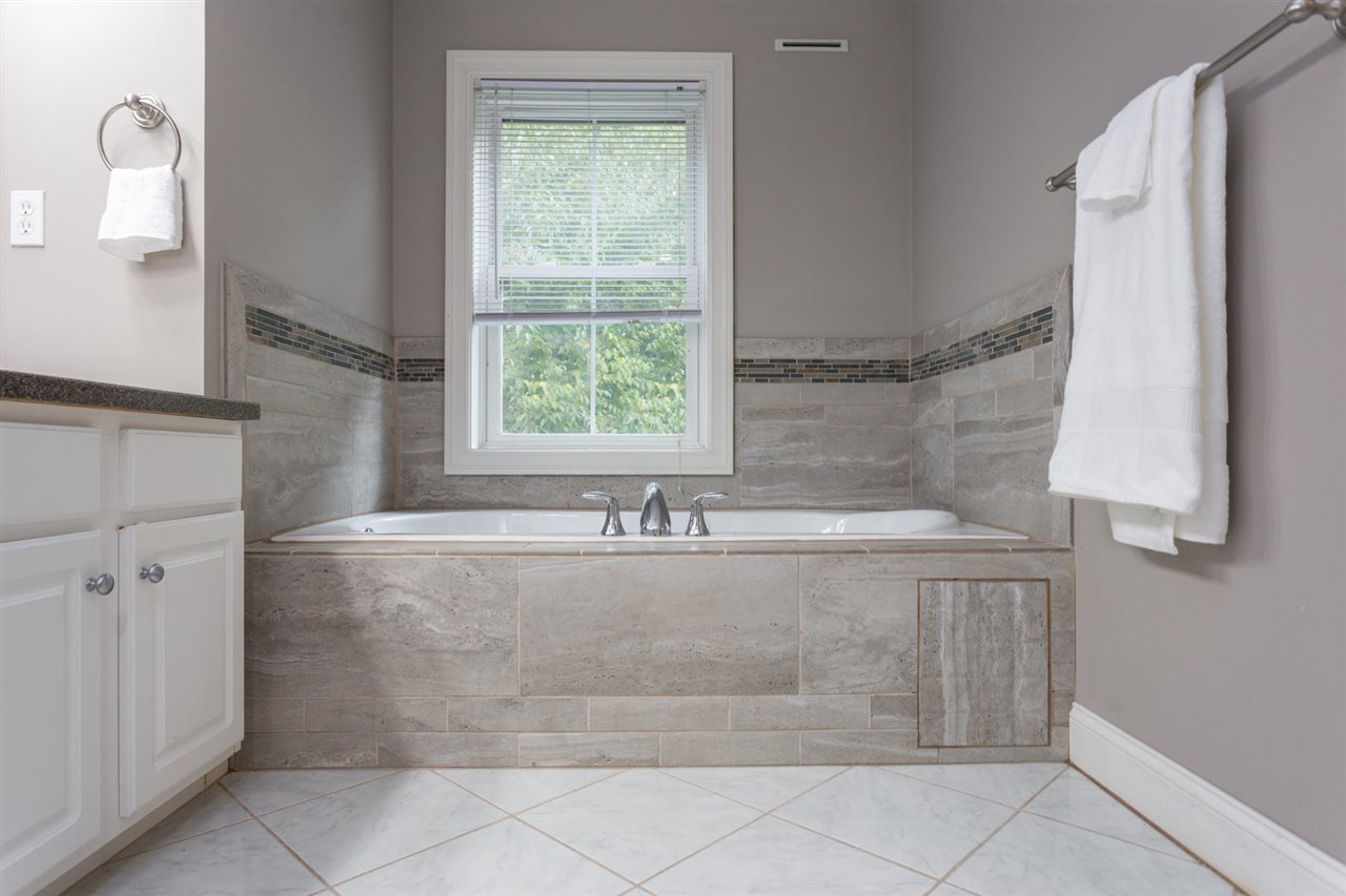 243 Drakeside Road, Unit 15 Hampton, NH 03842 - Photo 15 of 31