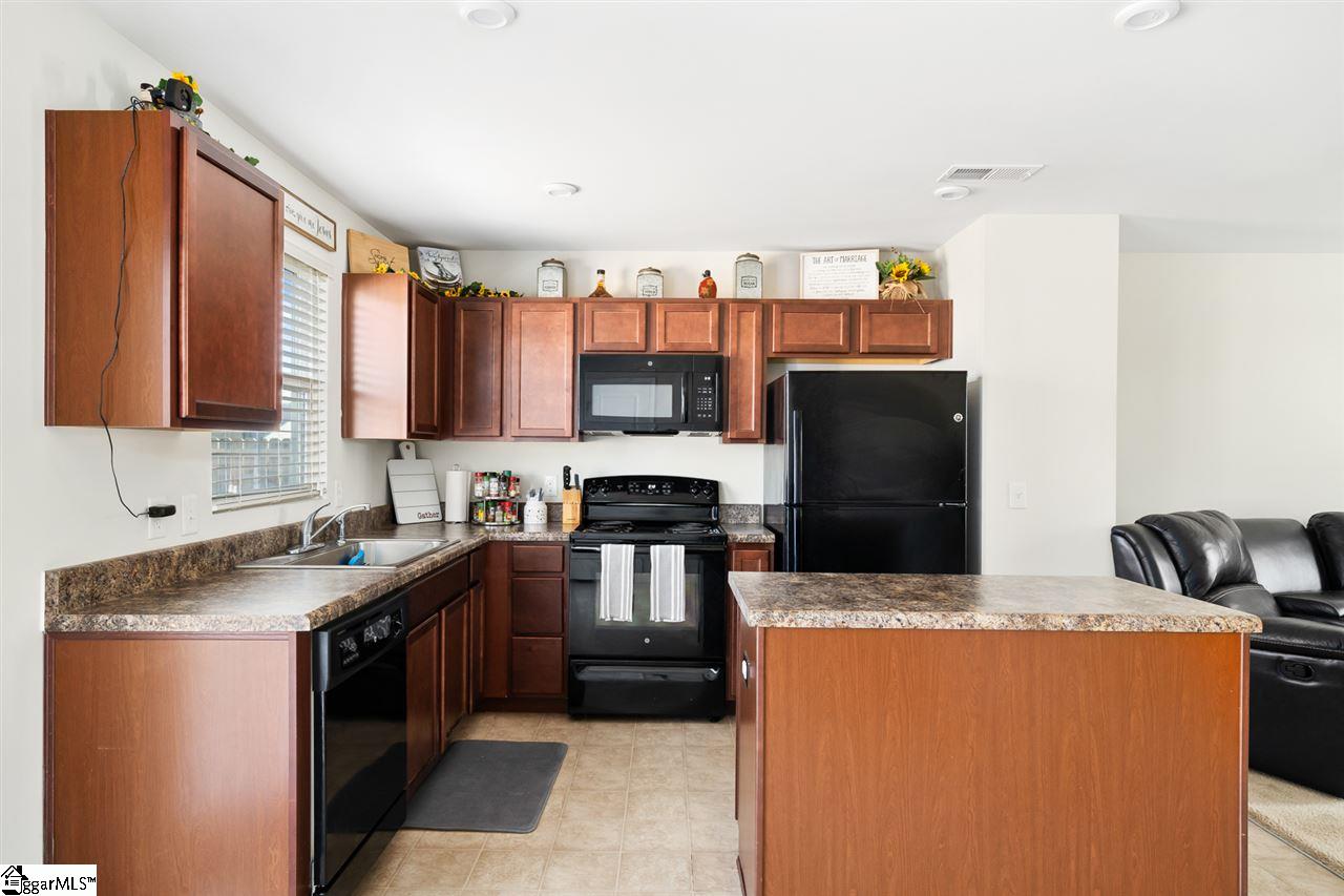 4 Tattershall Road Greenville, SC 29605 - Photo 5 of 27 Gallery Image 5