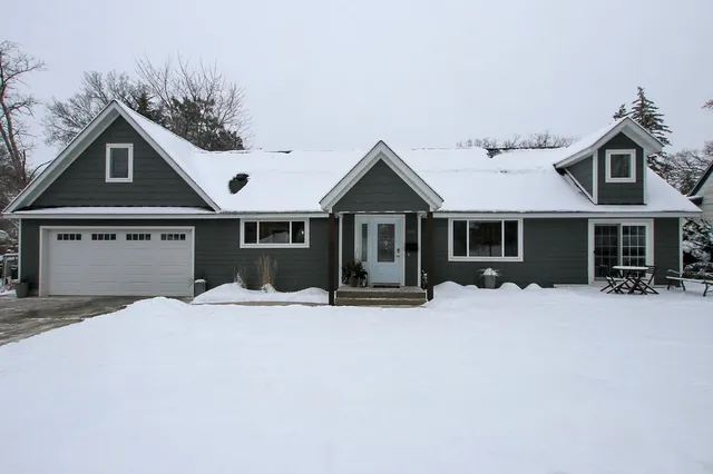 $469,000 | 301 Dale Street Southwest, Hutchinson, MN 55350