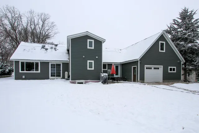 $469,000 | 301 Dale Street Southwest, Hutchinson, MN 55350