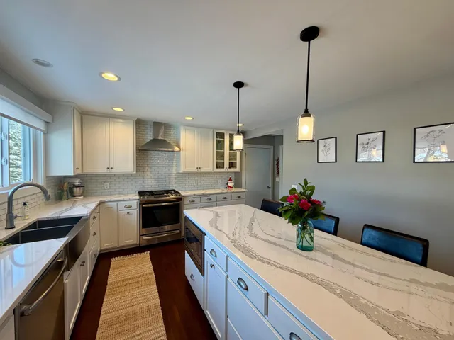 $469,000 | 301 Dale Street Southwest, Hutchinson, MN 55350