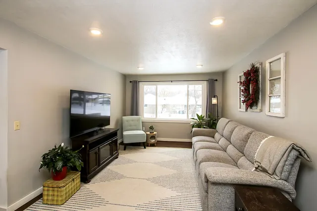 $469,000 | 301 Dale Street Southwest, Hutchinson, MN 55350