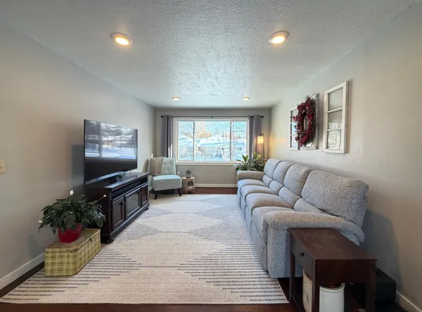 $449,000 | 301 Dale Street Southwest, Hutchinson, MN 55350