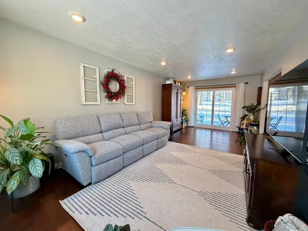 $449,000 | 301 Dale Street Southwest, Hutchinson, MN 55350