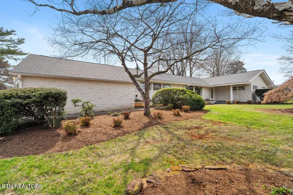 $899,000 | 7104 Cresthill Drive, Knoxville, TN 37919