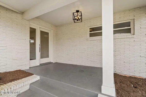 $899,000 | 7104 Cresthill Drive, Knoxville, TN 37919