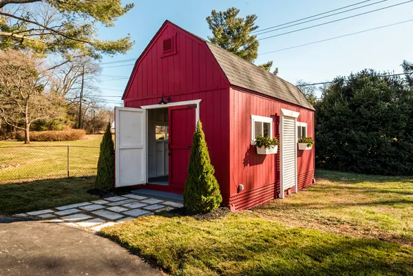 $899,000 | 7104 Cresthill Drive, Knoxville, TN 37919