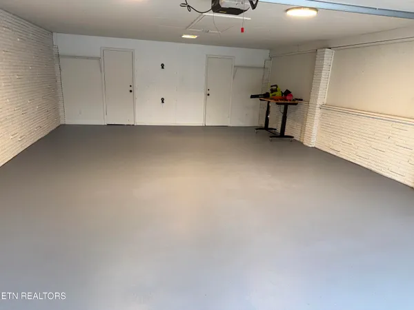 $899,000 | 7104 Cresthill Drive, Knoxville, TN 37919