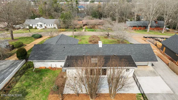 $899,000 | 7104 Cresthill Drive, Knoxville, TN 37919