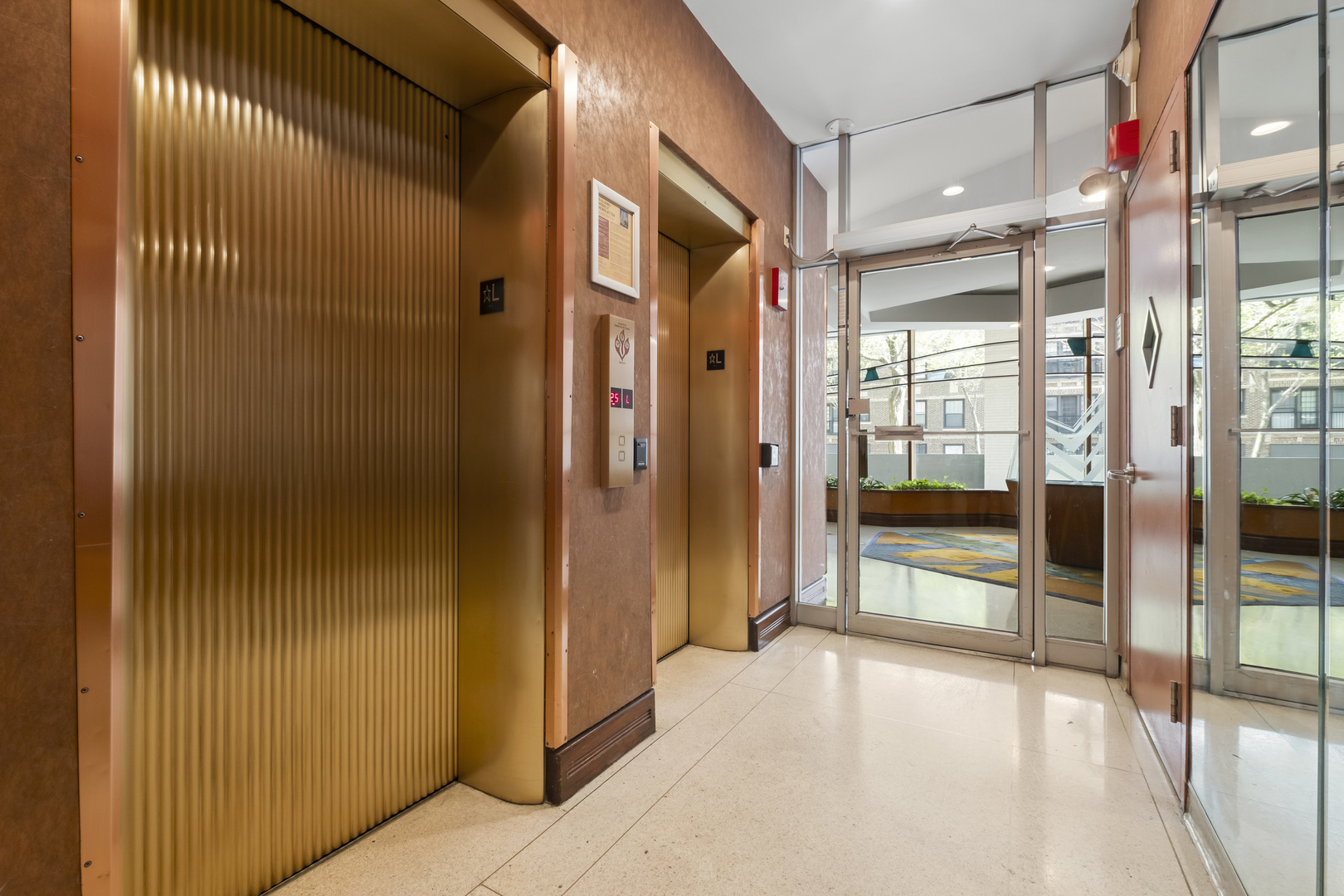 6301 North Sheridan Road, Unit 12C Chicago, IL 60660 - Photo 4 of 32