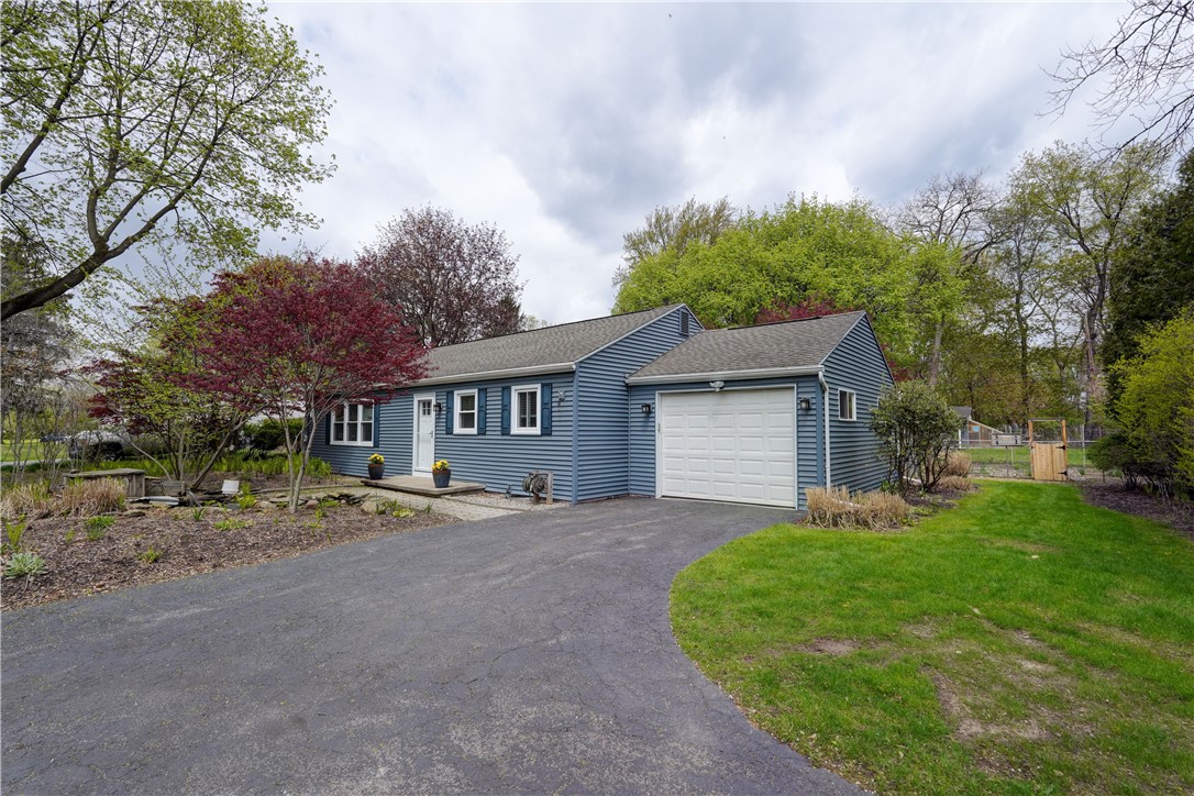 5662 Palmyra Road Pittsford, NY 14534 - Photo 43 of 44 Convenience of multi car turnaround
