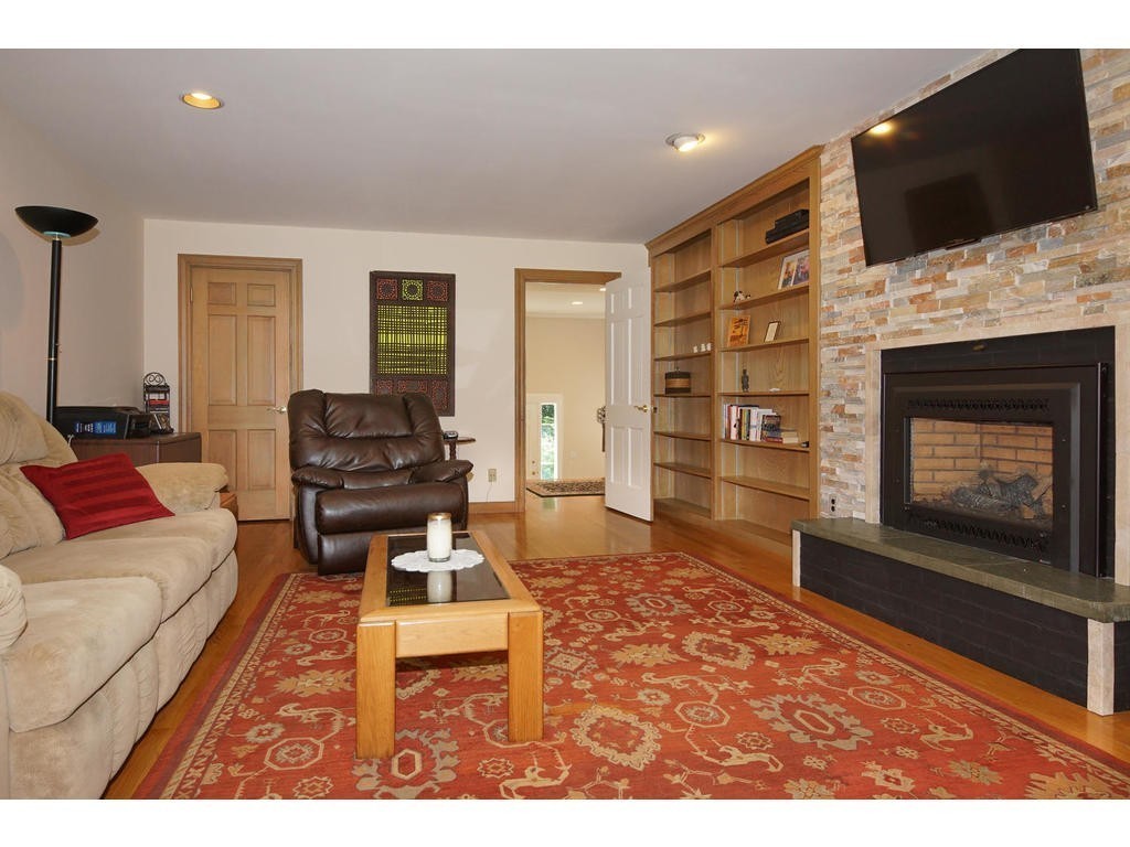 6 Raleigh Road Dover, MA 02030 - Photo 5 of 22 Gallery Image 5