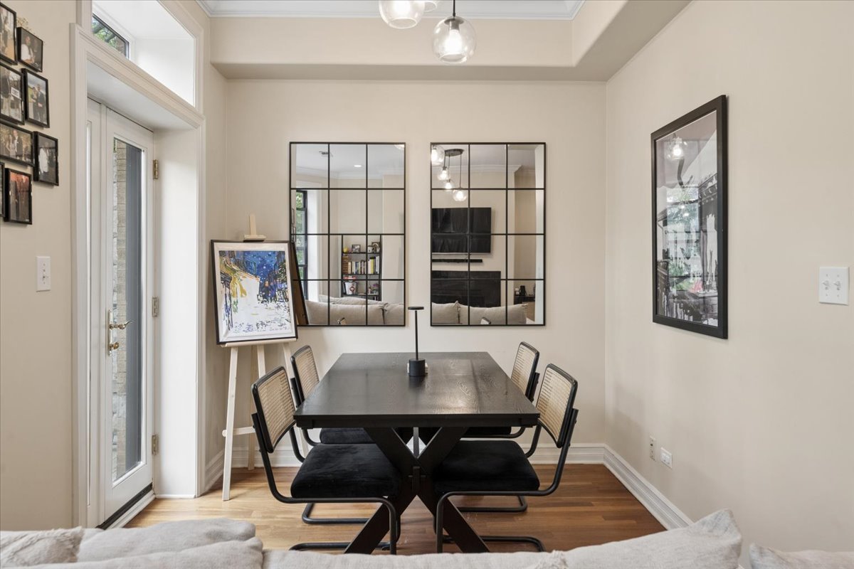 832 West Roscoe Street, Unit 2 Chicago, IL 60657 - Photo 9 of 21
