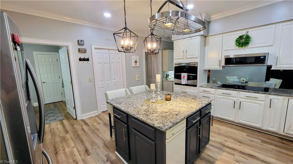 7035 Skylark Road Pfafftown, NC 27040 - Photo 3 of 47 Spacious Gourmet Kitchen with Extensive Storage & Prep Space!