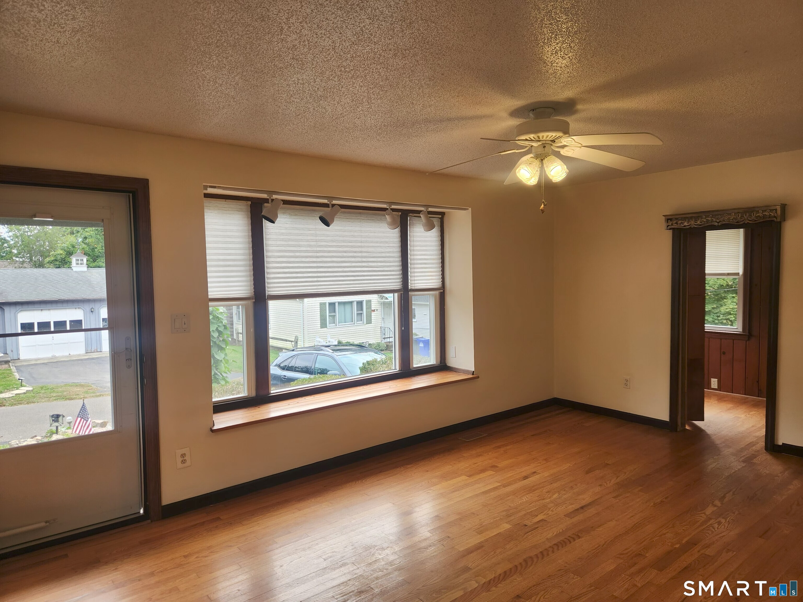 72 Waverly Park Road Branford, CT 06405 - Photo 8 of 16 Gallery Image 8