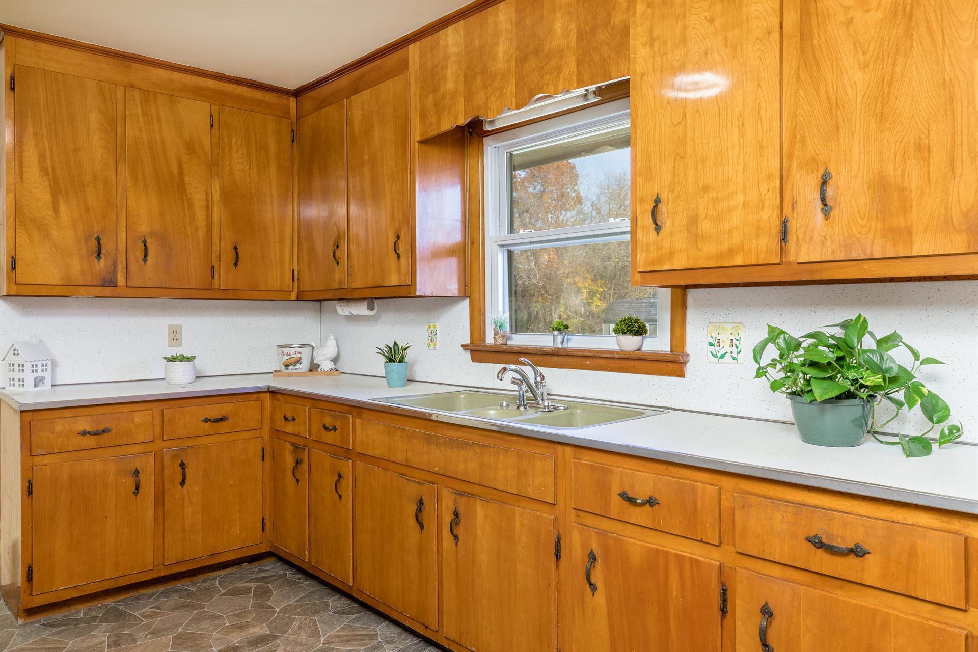 214 Montgomery Road Staunton, VA 24401 - Photo 8 of 46 Gallery Image 8