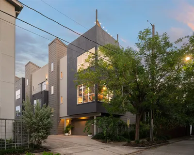 a house view with a outdoor space