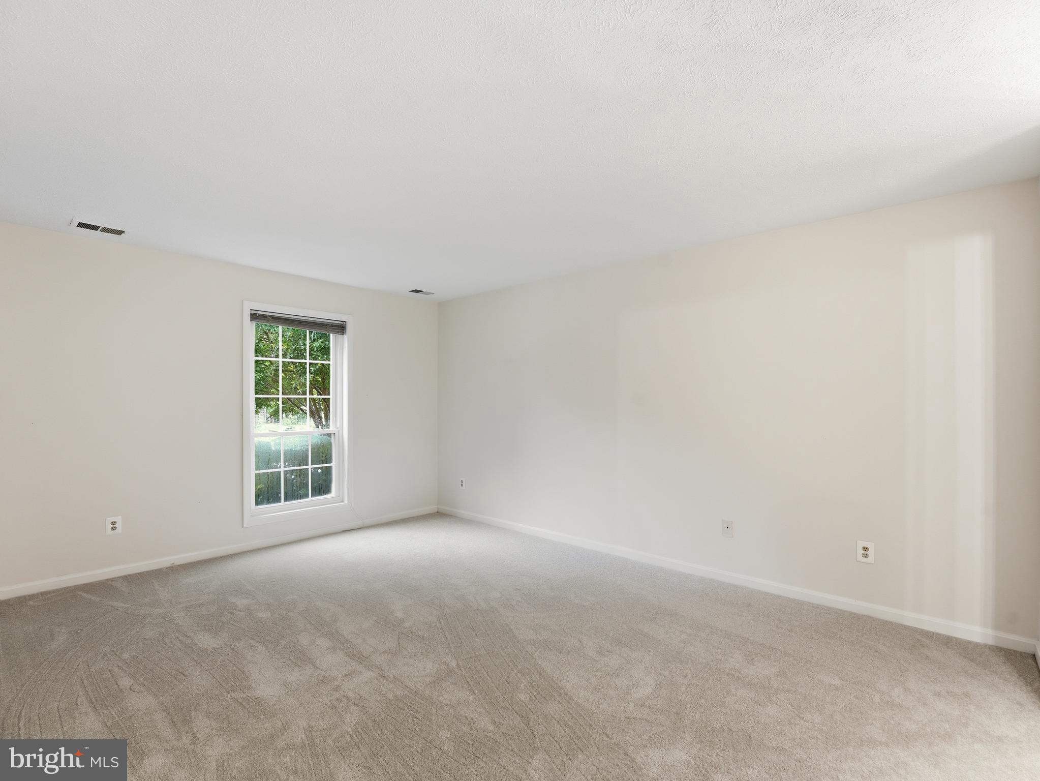 10120 Oakton Terrace Road Oakton, VA 22124 - Photo 6 of 26
