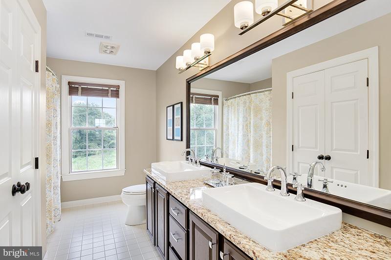 20177 Colchester Road Purcellville, VA 20132 - Photo 24 of 30 Bath