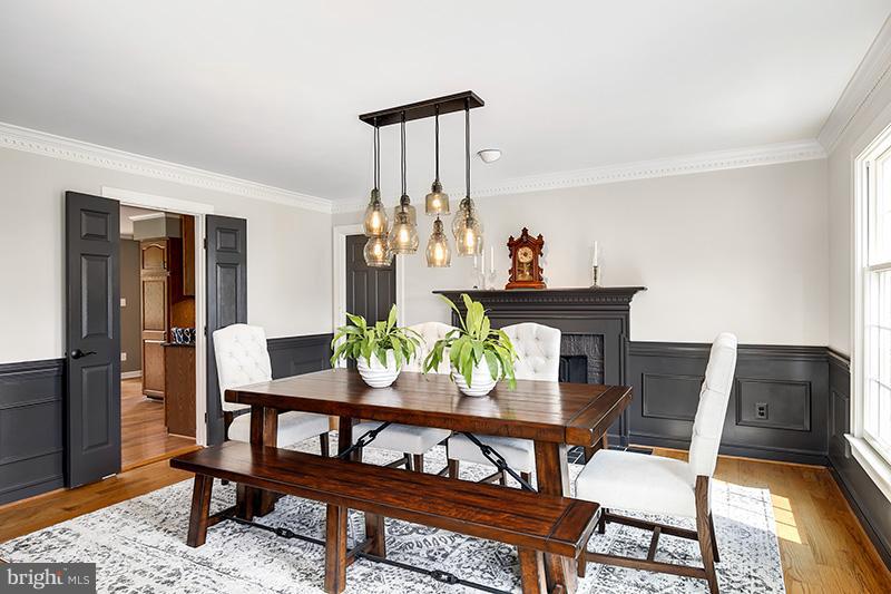 20177 Colchester Road Purcellville, VA 20132 - Photo 4 of 30 Dining Room