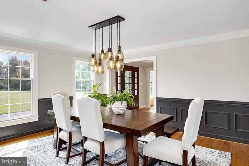 20177 Colchester Road Purcellville, VA 20132 - Photo 5 of 30 Dining Room