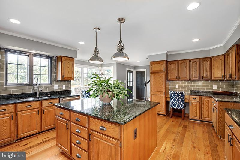 20177 Colchester Road Purcellville, VA 20132 - Photo 10 of 30 Kitchen