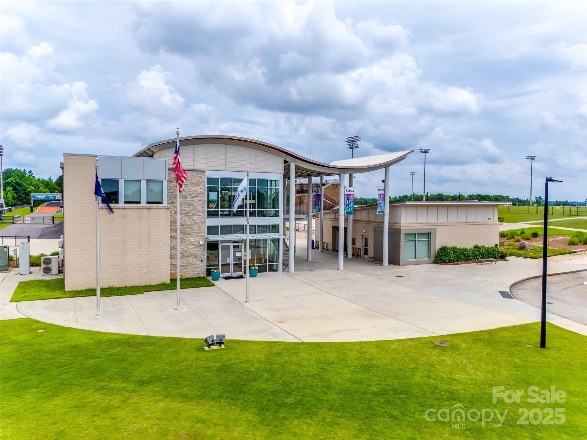 280 Auburn View Road Rock Hill, SC 29730 - Photo 44 of 48 a view of a house with a swimming pool and a yard