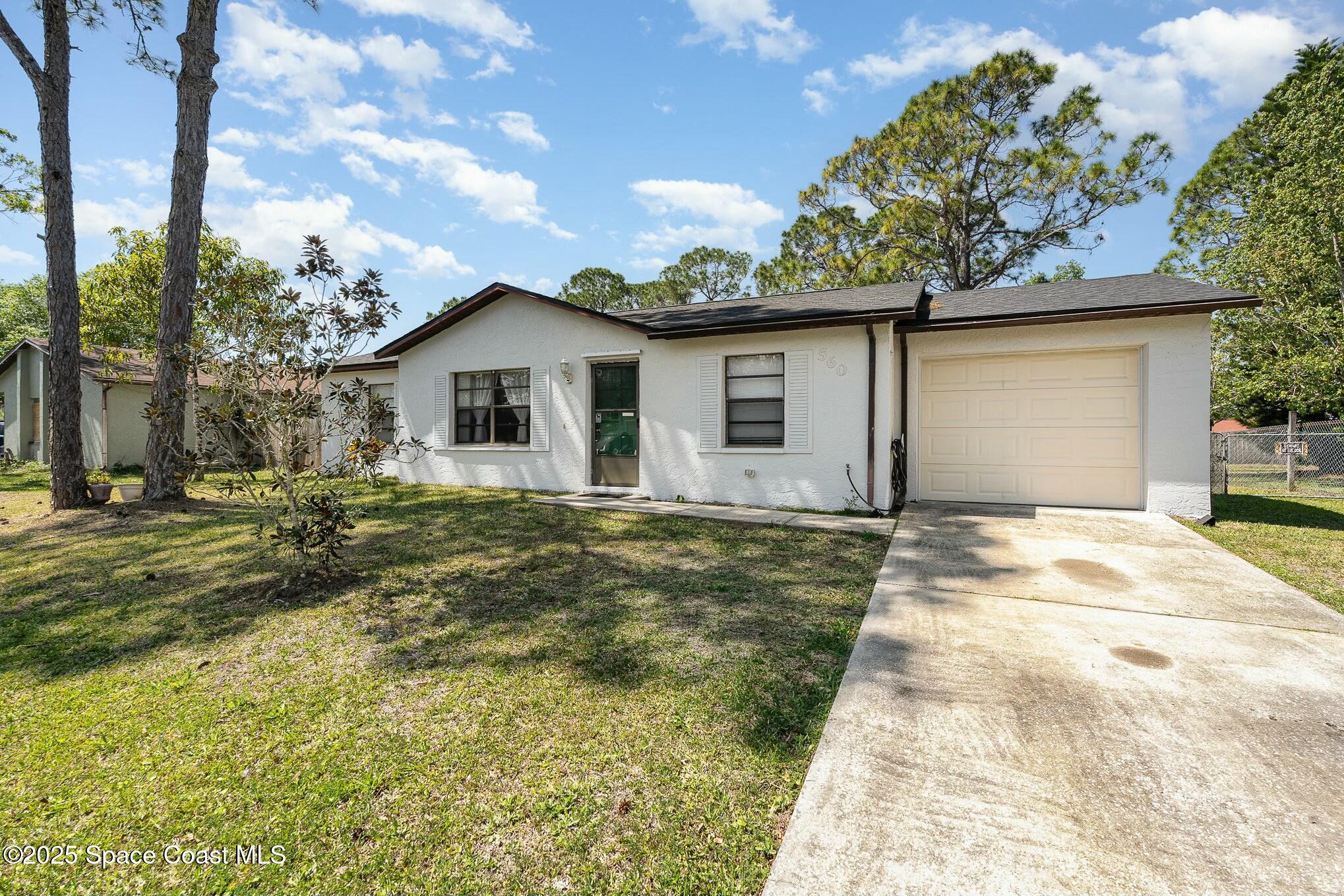 560 Wicker Road Southwest Palm Bay, FL 32908 - Photo 4 of 28 tempImageGekucB