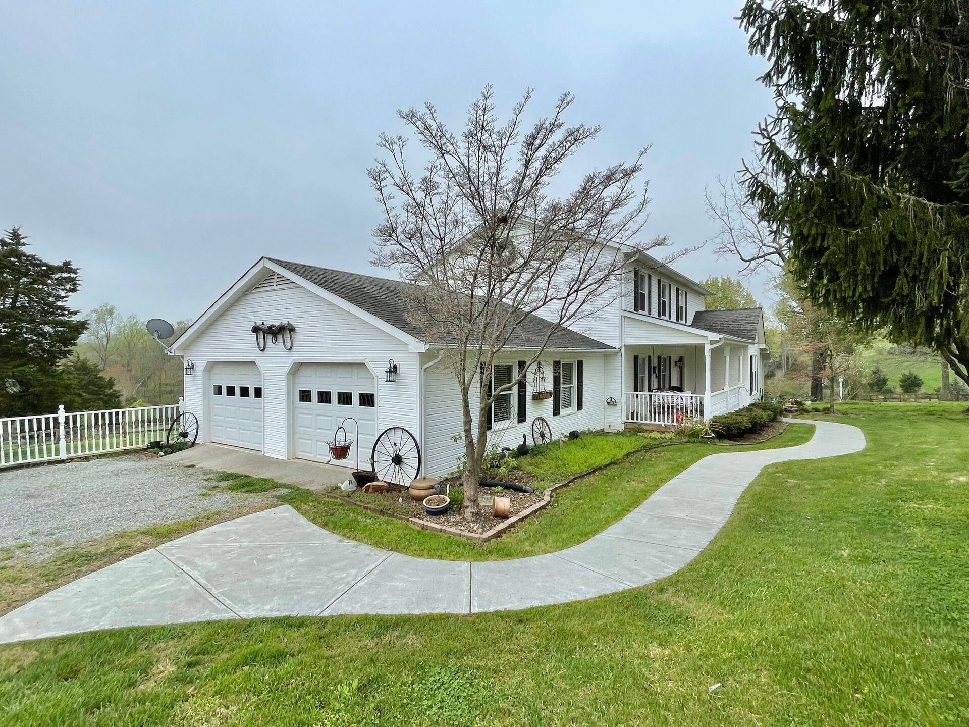 5064 Doe Run Road Rocky Mount, VA 24151 - Photo 140 of 143 2-car garage attached