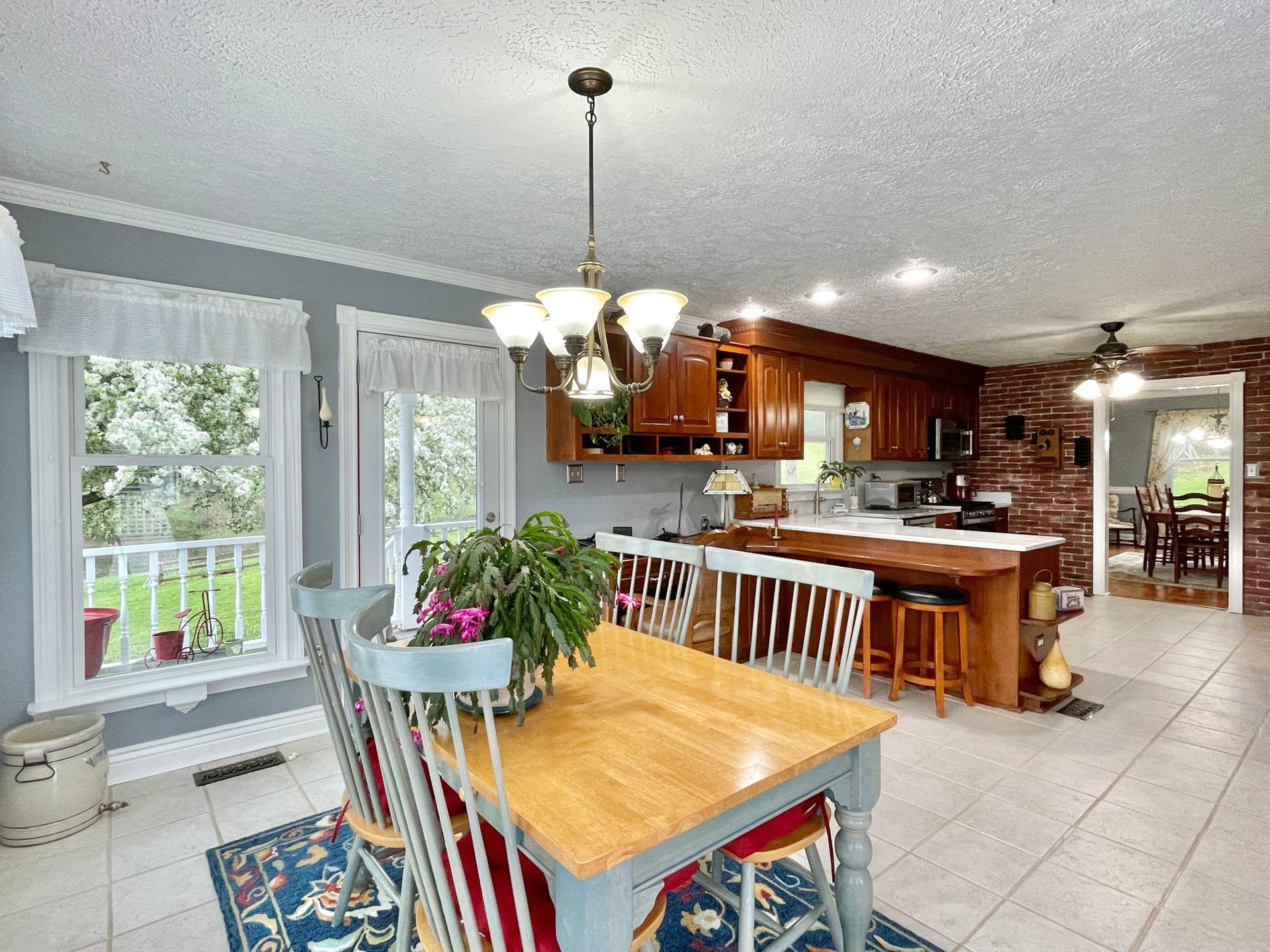 5064 Doe Run Road Rocky Mount, VA 24151 - Photo 35 of 143 Breakfast area/Kitchen