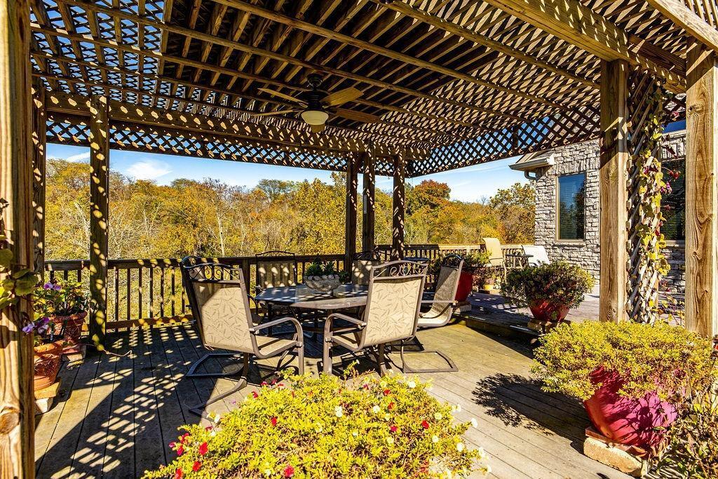 6418 Taylor Road Cincinnati, OH 45248 - Photo 35 of 45