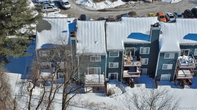 a view of a dinning room with furniture