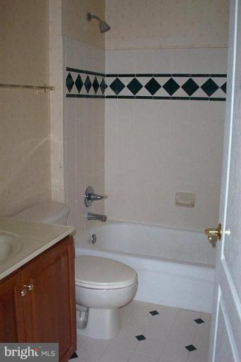 20056 Inverness Square Ashburn, VA 20147 - Photo 13 of 14 Bath #1