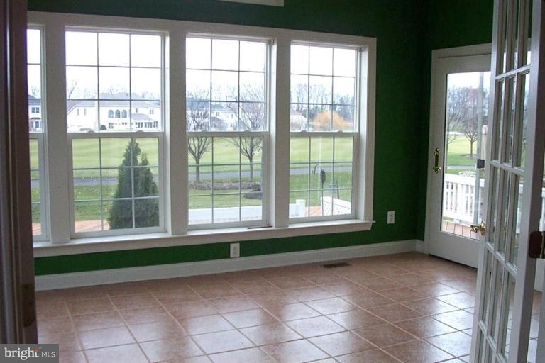 20056 Inverness Square Ashburn, VA 20147 - Photo 6 of 14 Sunroom